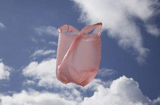 Sacchetto di plastica di prestare attenzione a ciò che il problema di rendere